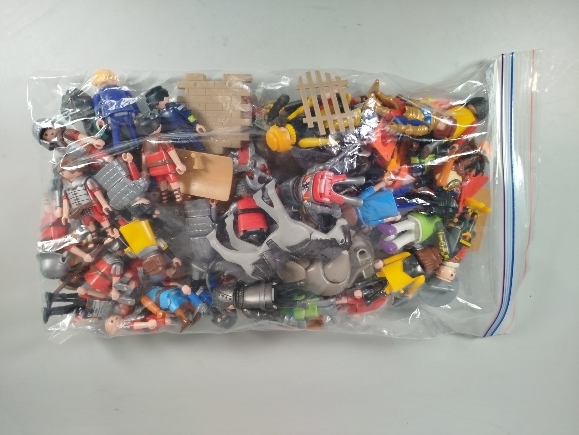 PLAYMOBIL Playmobil Konvolut – Figuren, Fahrzeuge & Gebäude (2,4 kg)