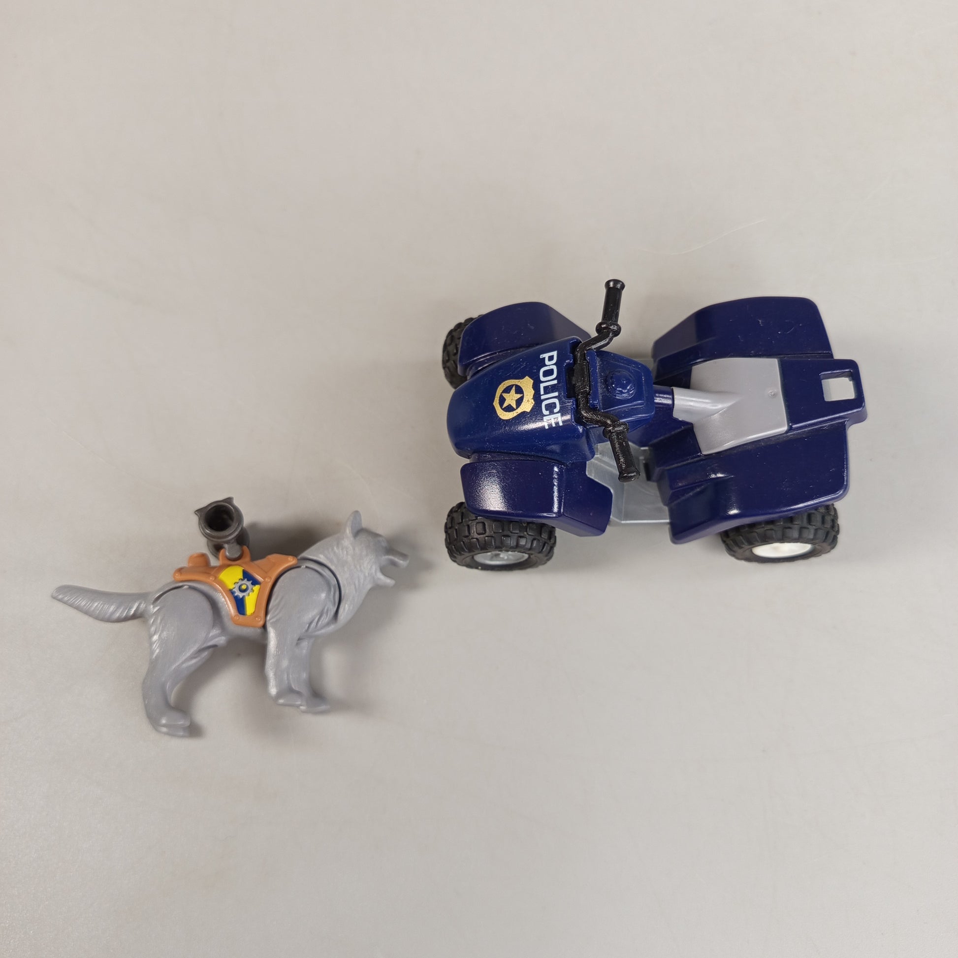 Playmobil Polizeistation mit Alarmanlage – Set von 15 Figuren & Zubehör