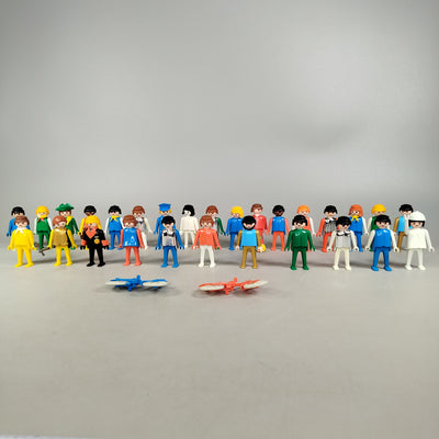 Bundle Playmobil Set von 28 Figuren & 2 Fahrrädern, gebraucht, ab 3 Jahre 