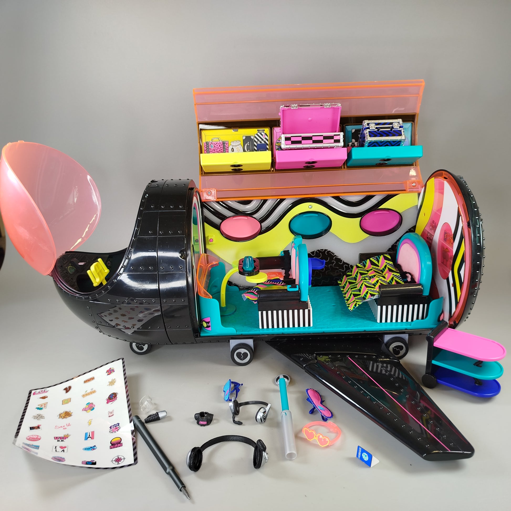 L.O.L. Surprise! OMG Remix 4-in-1 Flugzeug-Spielset, OVP