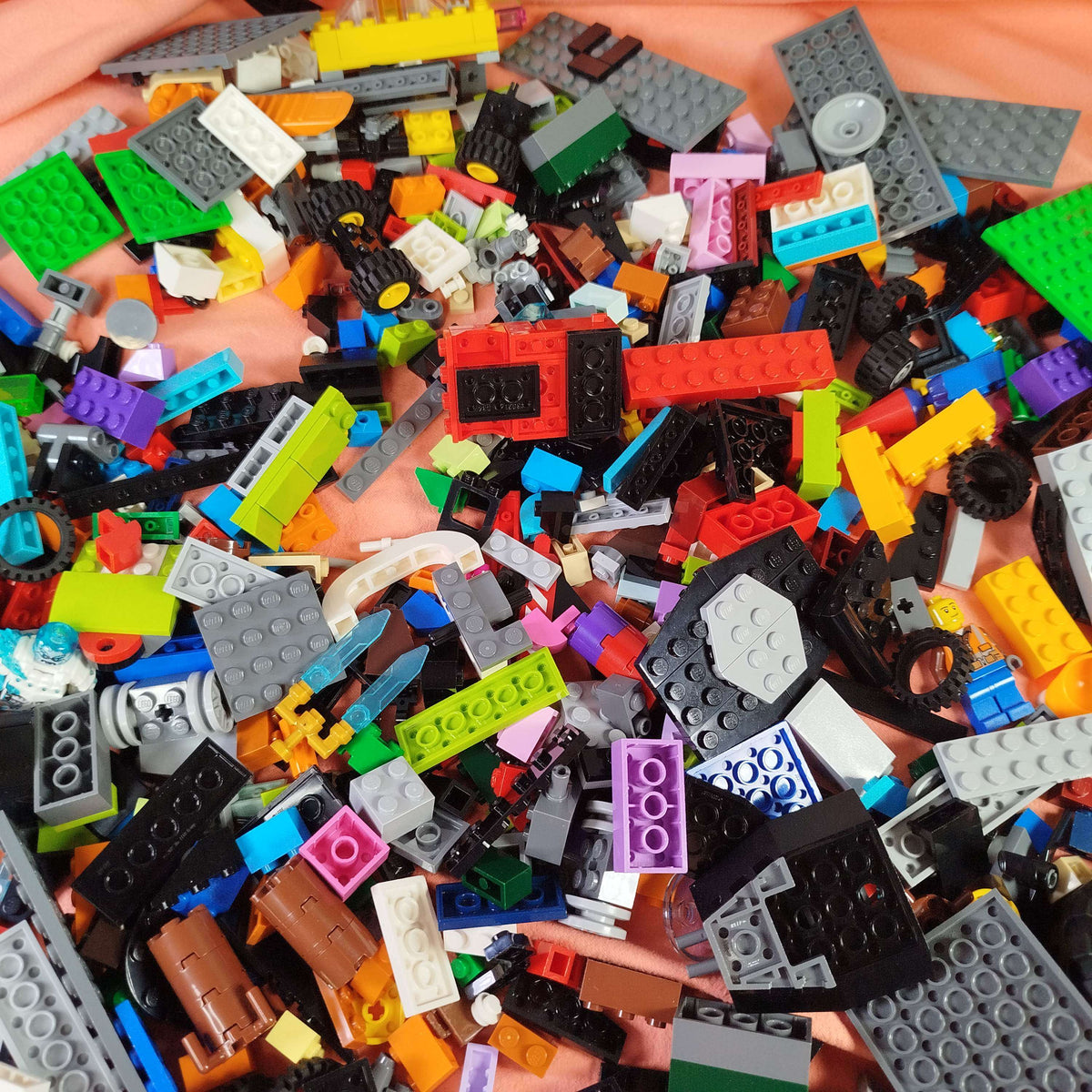 Konvolut LEGO ca. 1 kg, Bausteine & Minifiguren, ab 6 Jahre