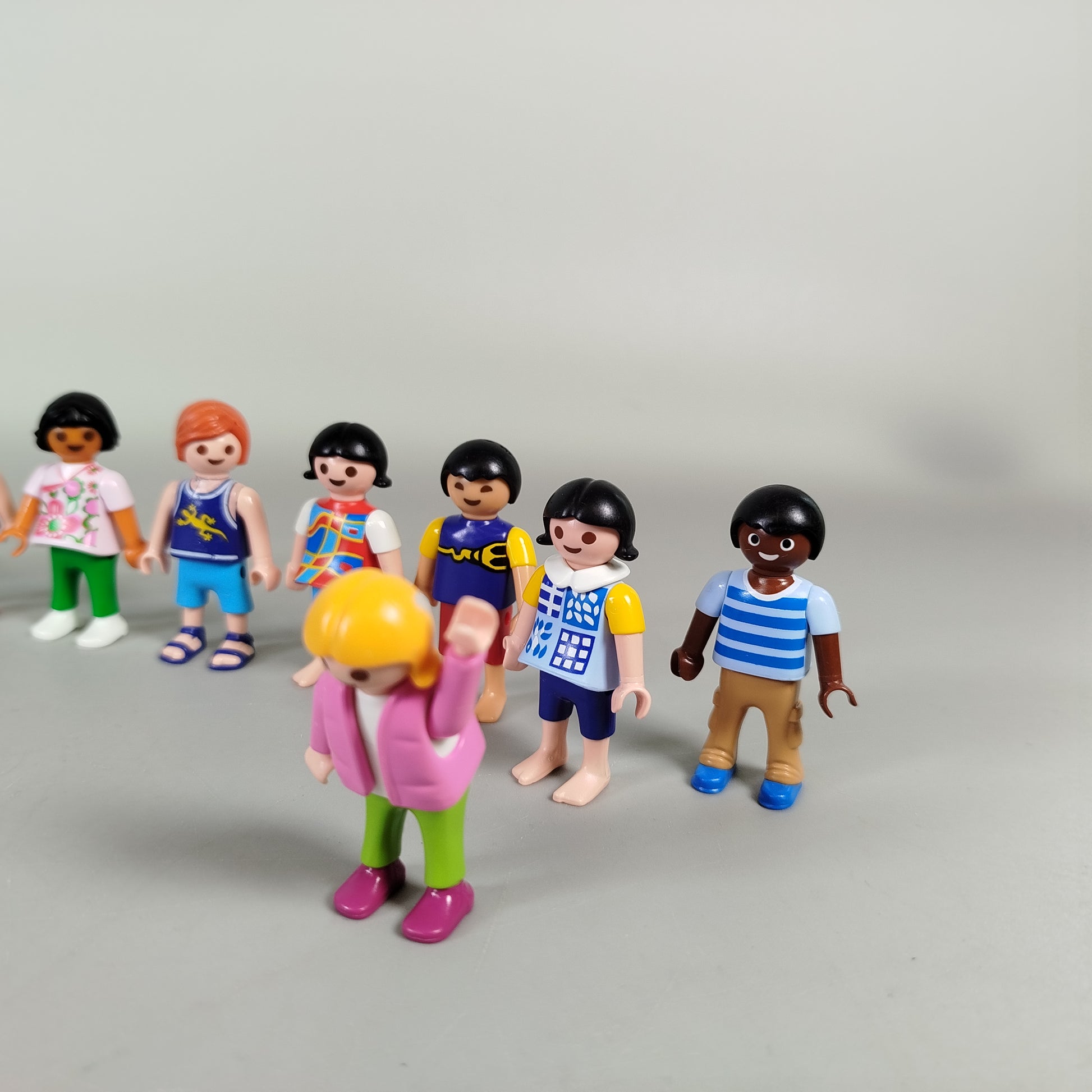 Playmobil Set von 22 Kinderfiguren – bunte Minifiguren für Rollenspiele