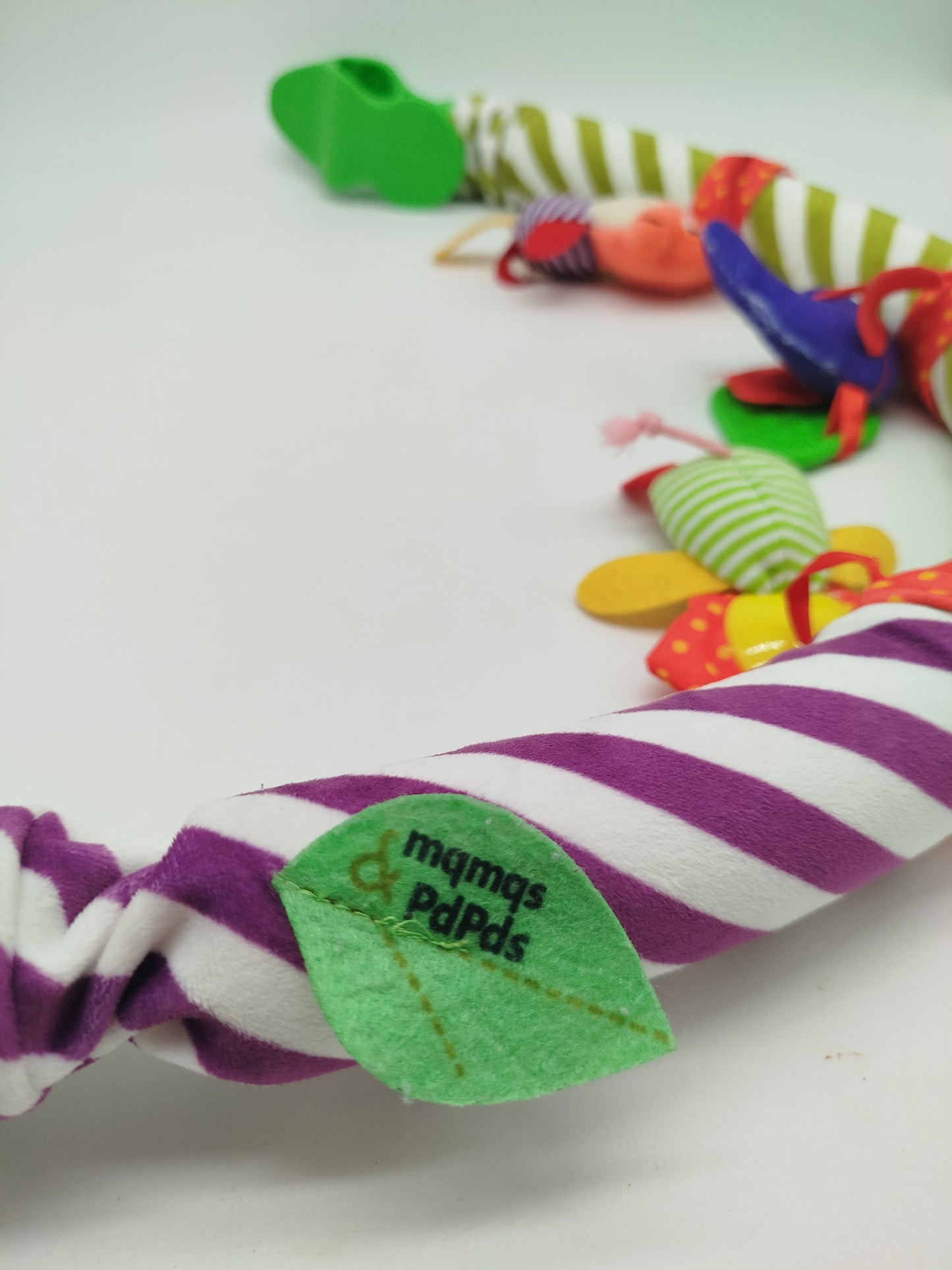 Flexibler Baby-Spielbogen mit bunten Hängefiguren