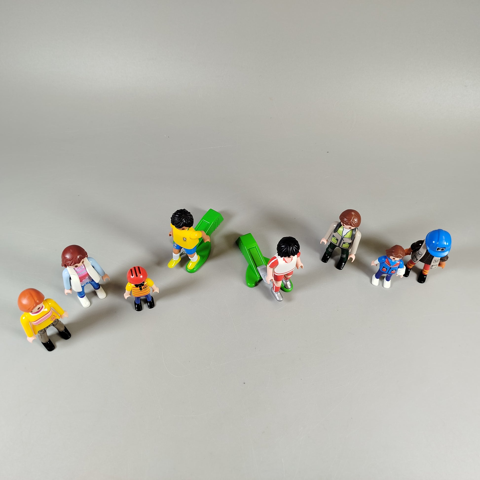 Playmobil Figuren Set von 8 – Sportler, Kinder, Erwachsene, leichte Kratzer