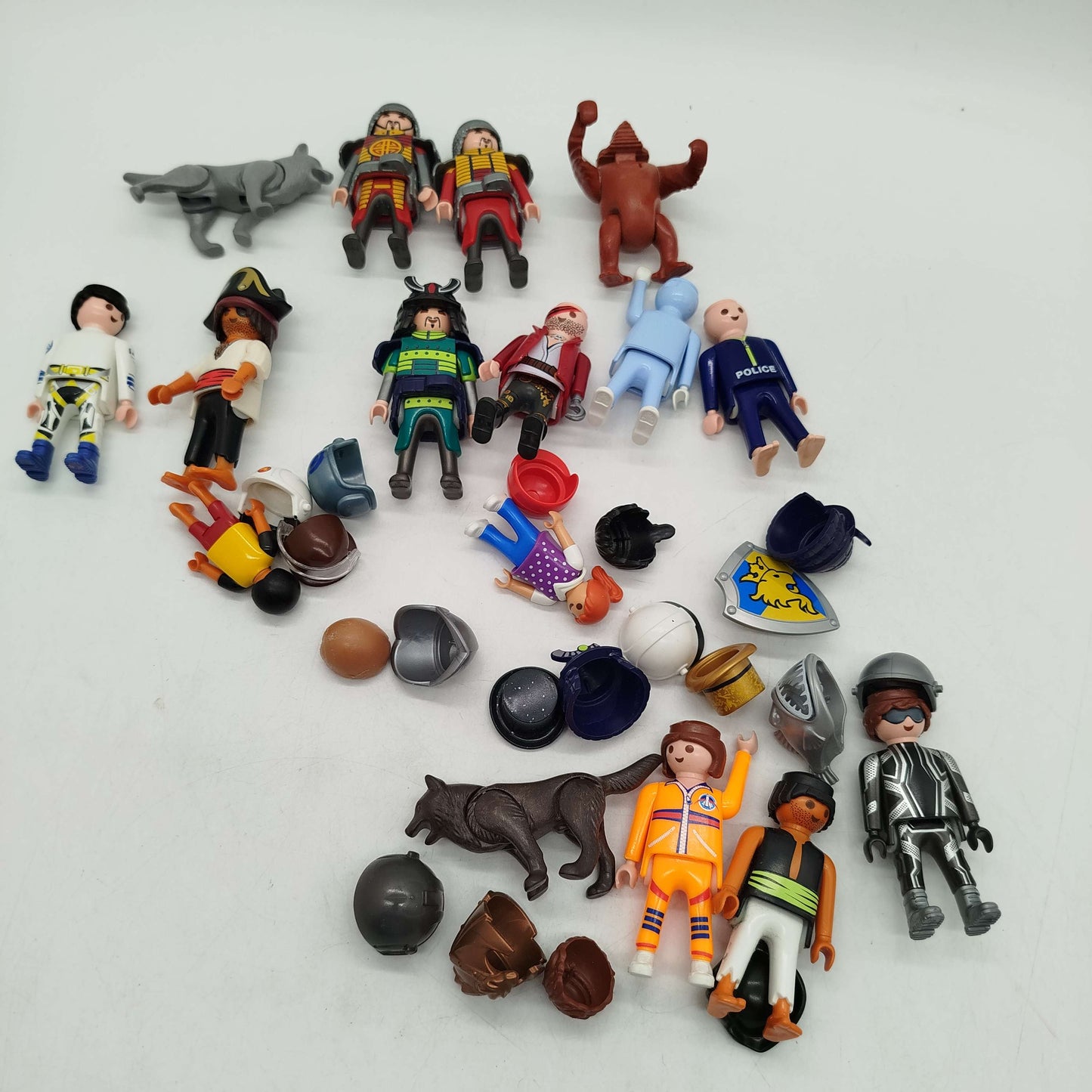 Playmobil Bundle Polizei Ritter & Tiere 14 Figuren