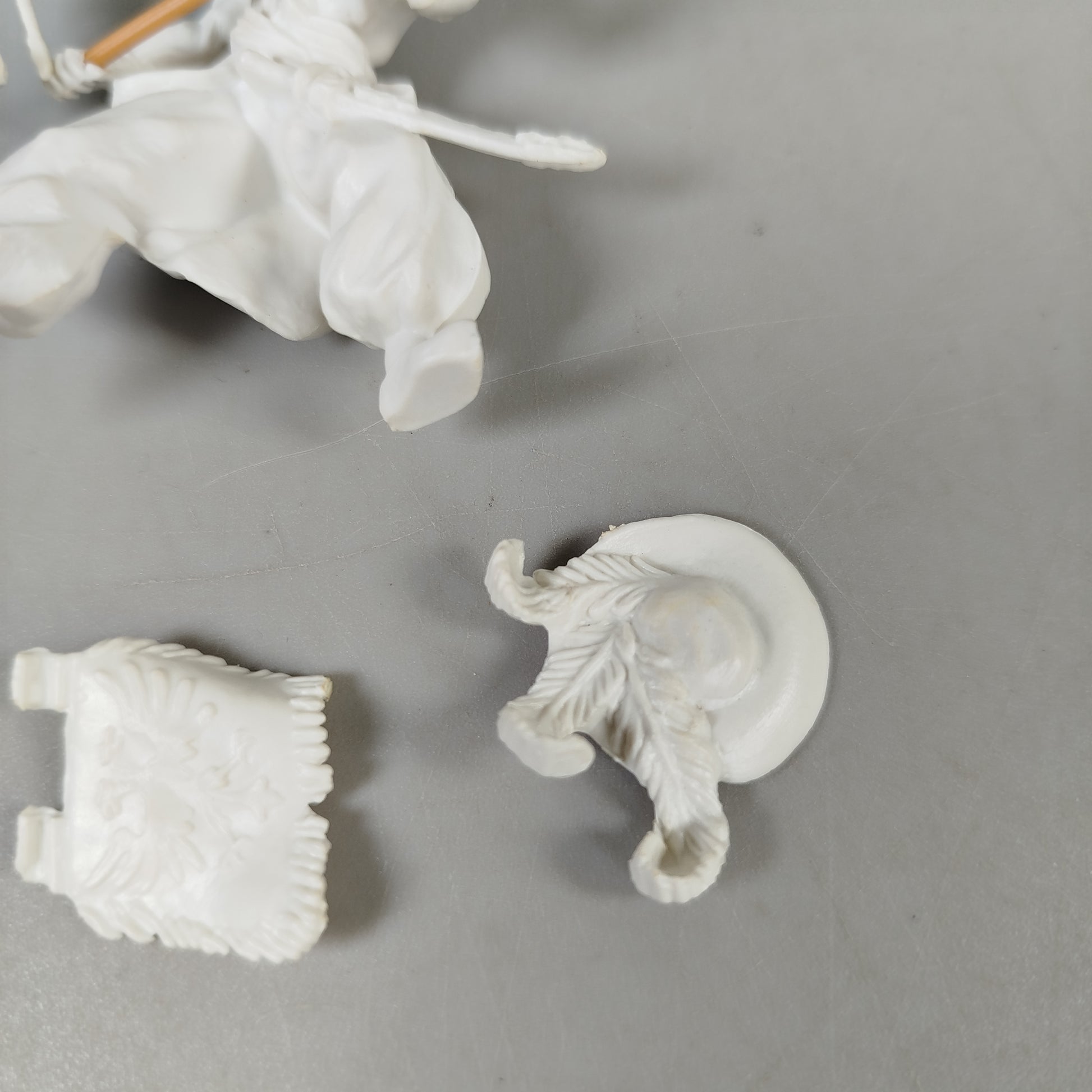 Spielfiguren Set von 2 – Historische Krieger mit Zubehör  