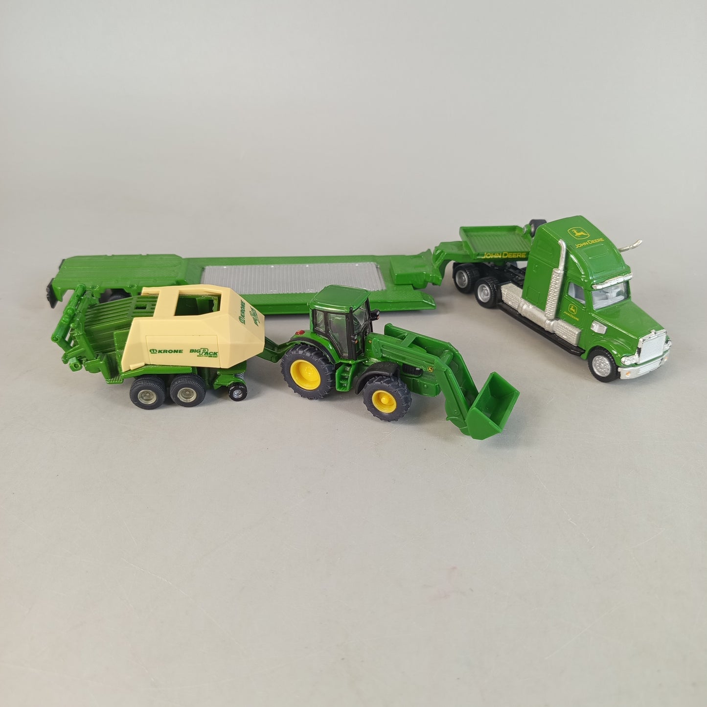 John Deere Bundle Landwirtschaft Set von 8 Traktoren & LKW