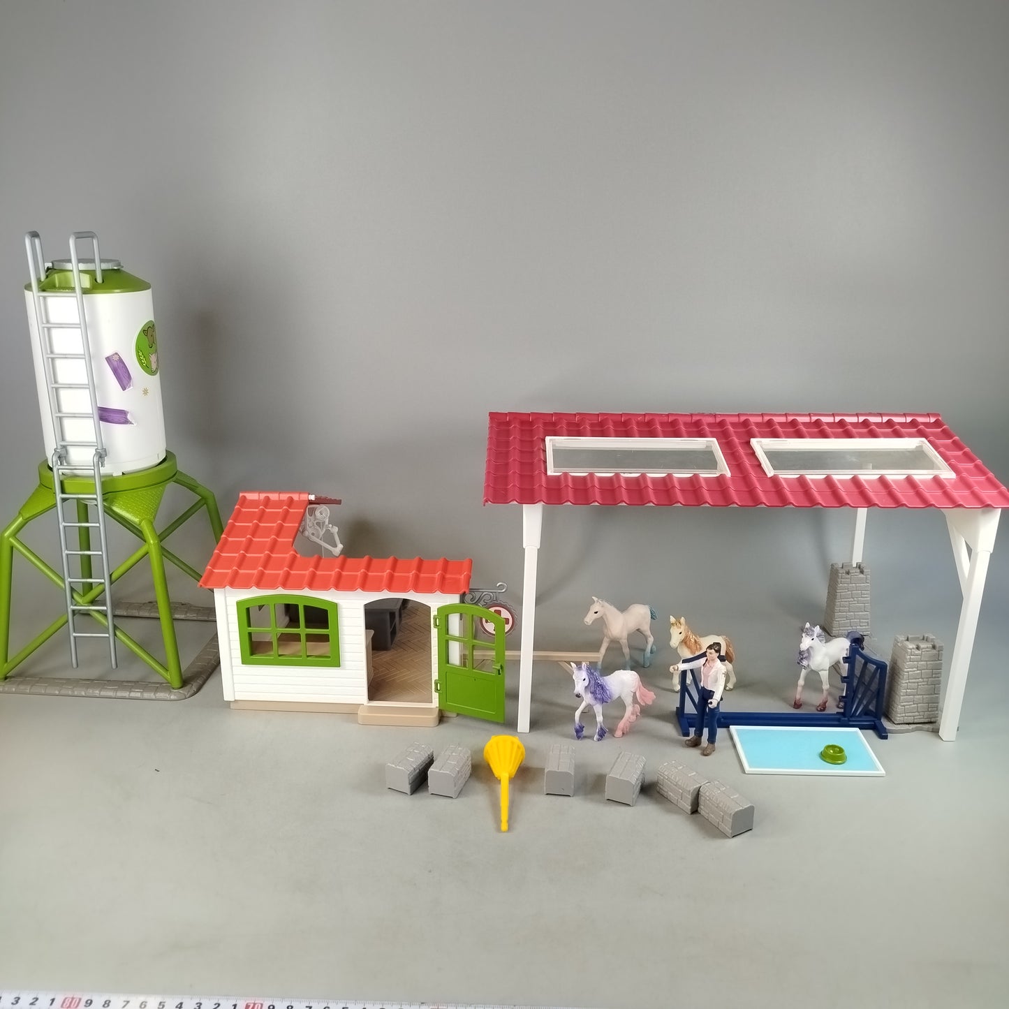Schleich Bundle Bauernhof Stall & Pferdefiguren