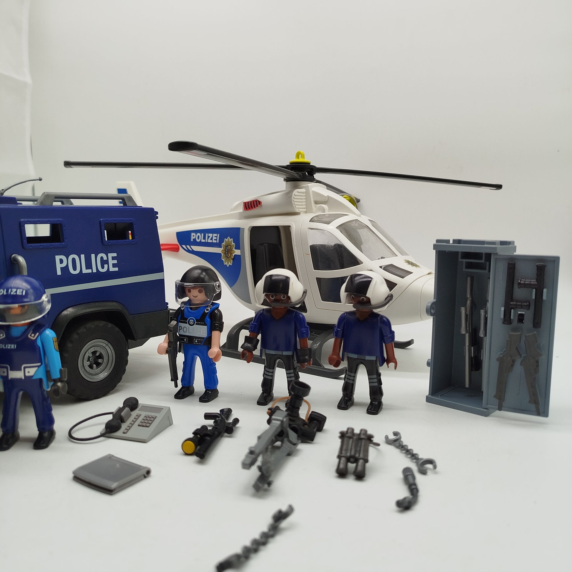 Playmobil Polizei Set – Hubschrauber & Mannschaftsfahrzeug, Figuren