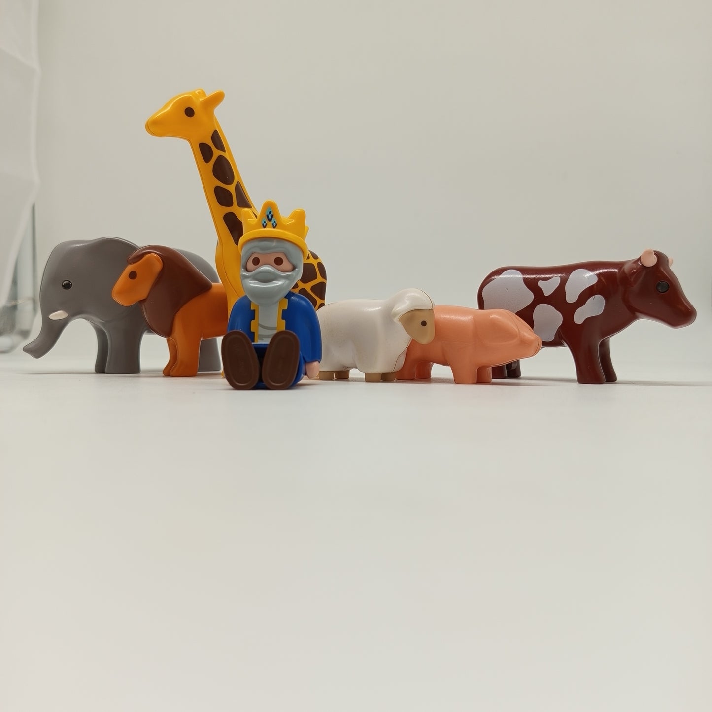 Playmobil Junior Figuren-Set von 11 – Tiere & König, Rollenspiel Spielzeug