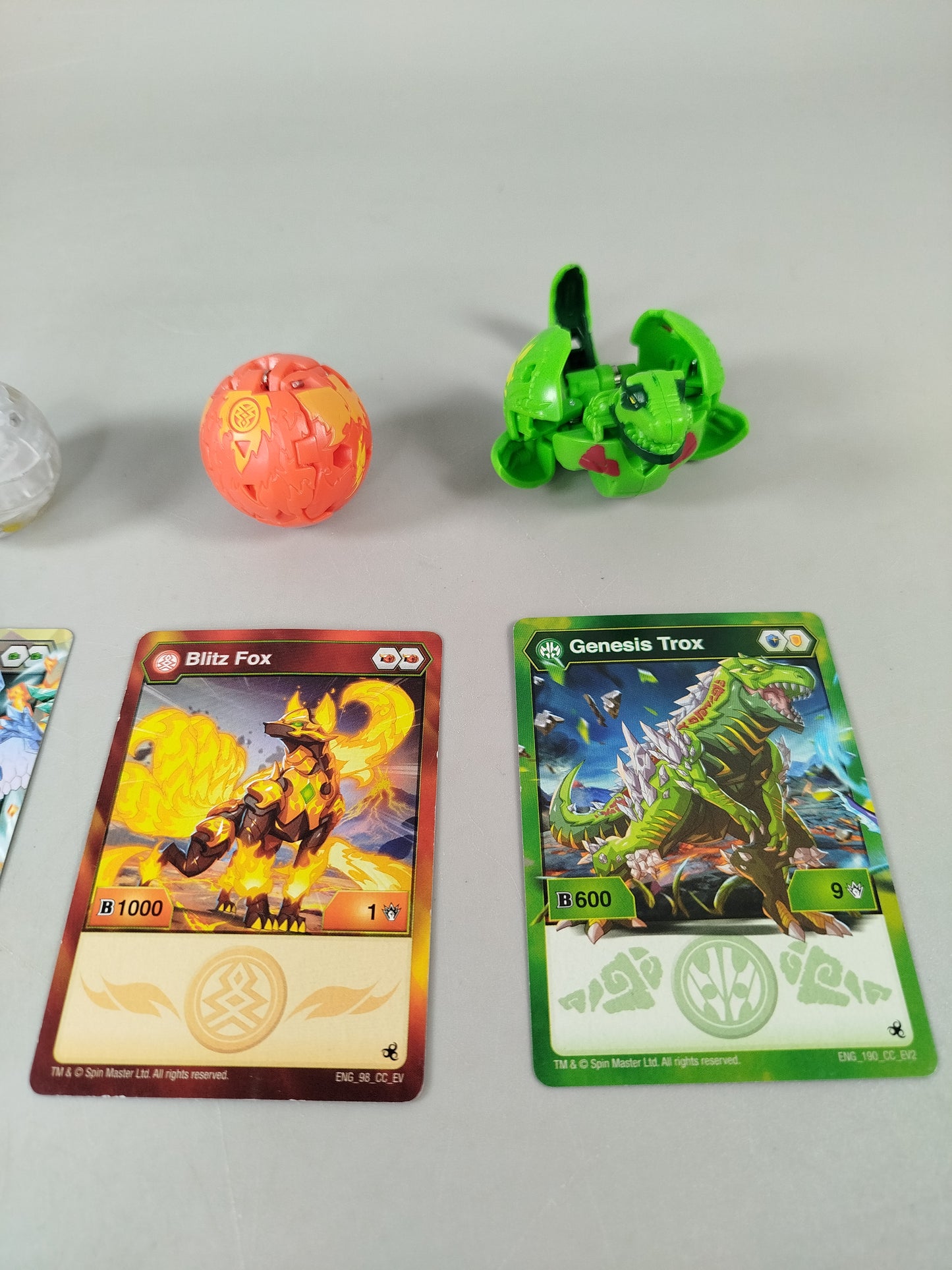 Bakugan Spielset - 6 Figuren mit Charakterkarten, sehr guter Zustand ohne OVP