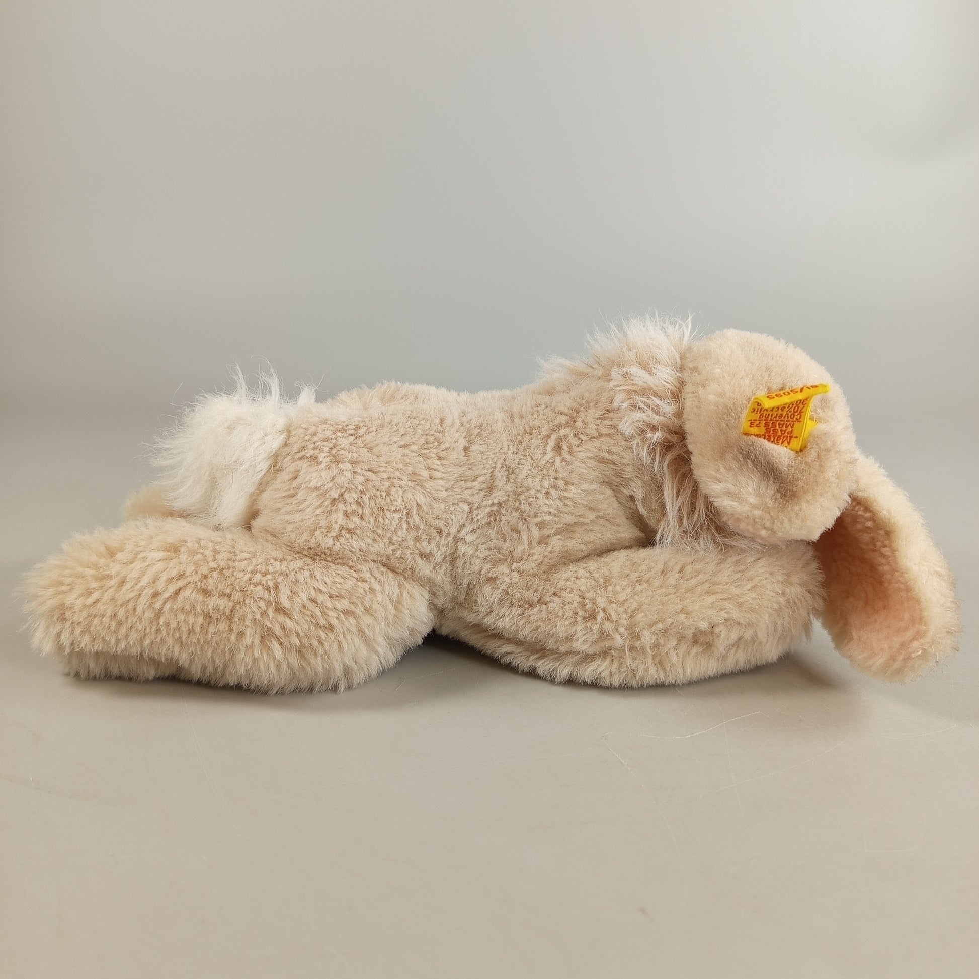 Steiff Plüschhase – Kuscheltier mit Knopf im Ohr
