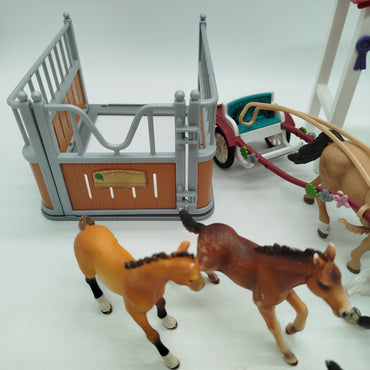 Schleich Bundle Pferde Set von 7 Pferden, Kutsche & Stall