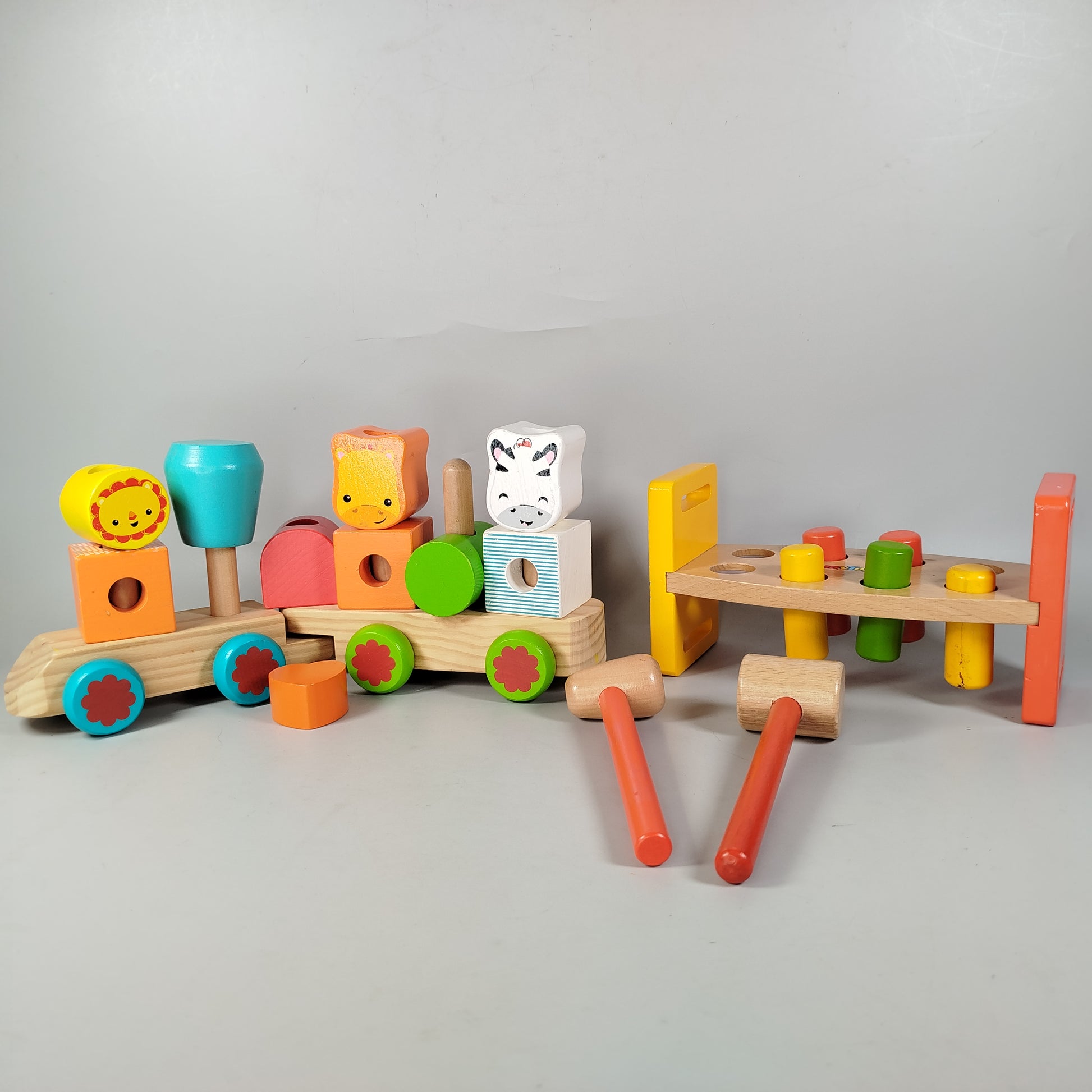 myToys Holzspielzeug-Bundle: Tierzug und Klopfbank