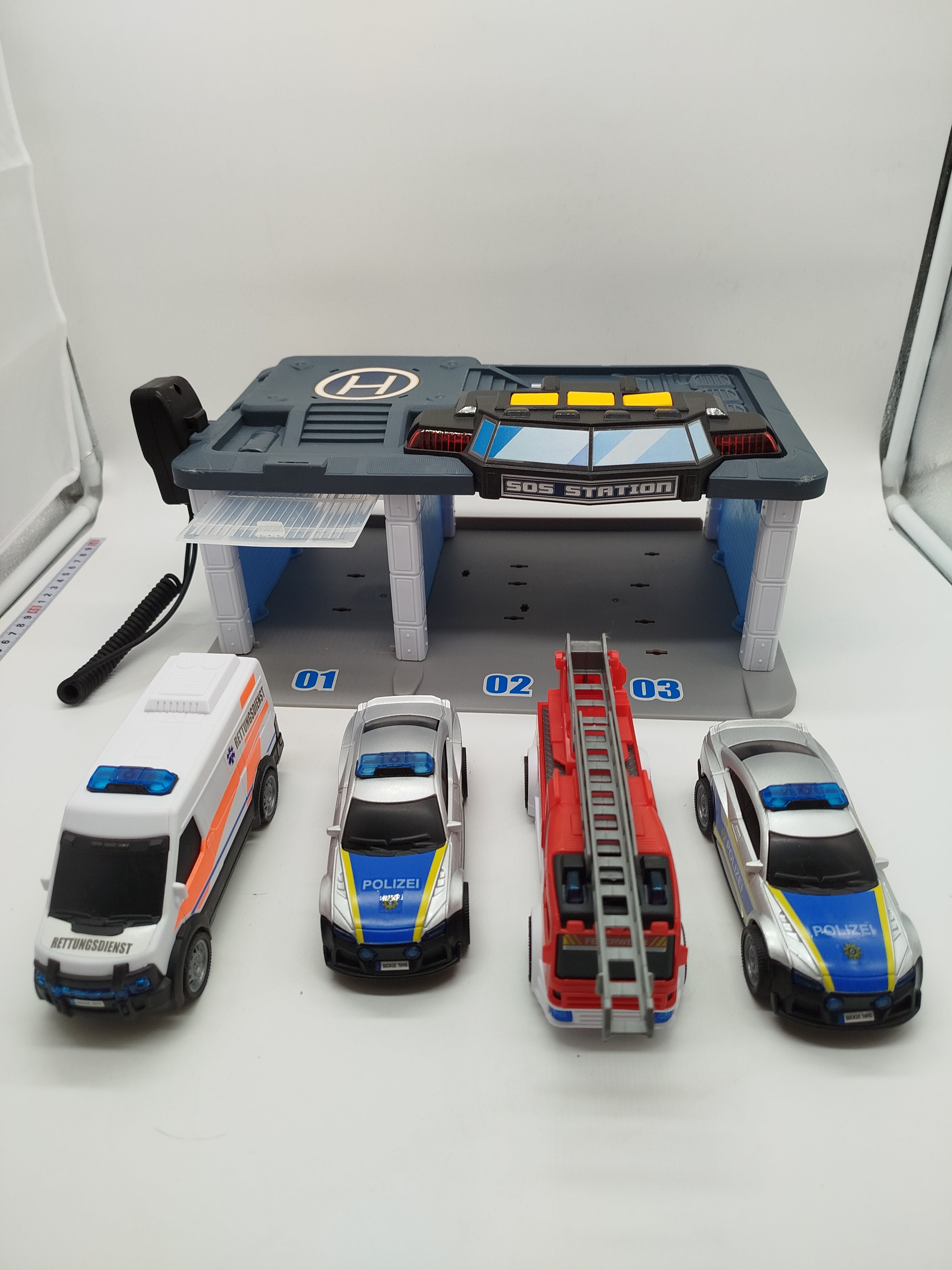 SOS Station - Set von 4 Notfallfahrzeugen, Rettung, wie neu
