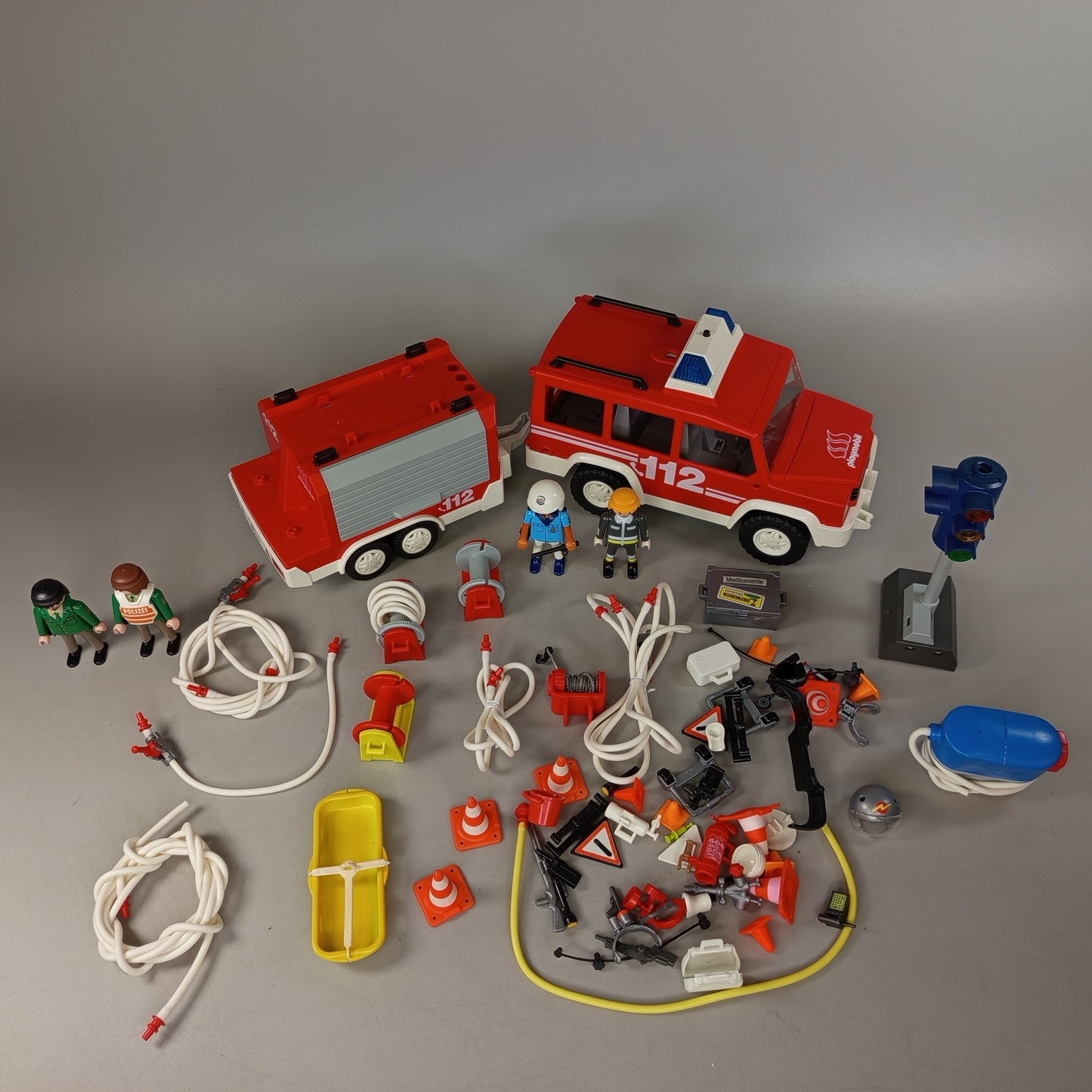 Playmobil Feuerwehr Fahrzeuge mit Anhänger & Figuren
