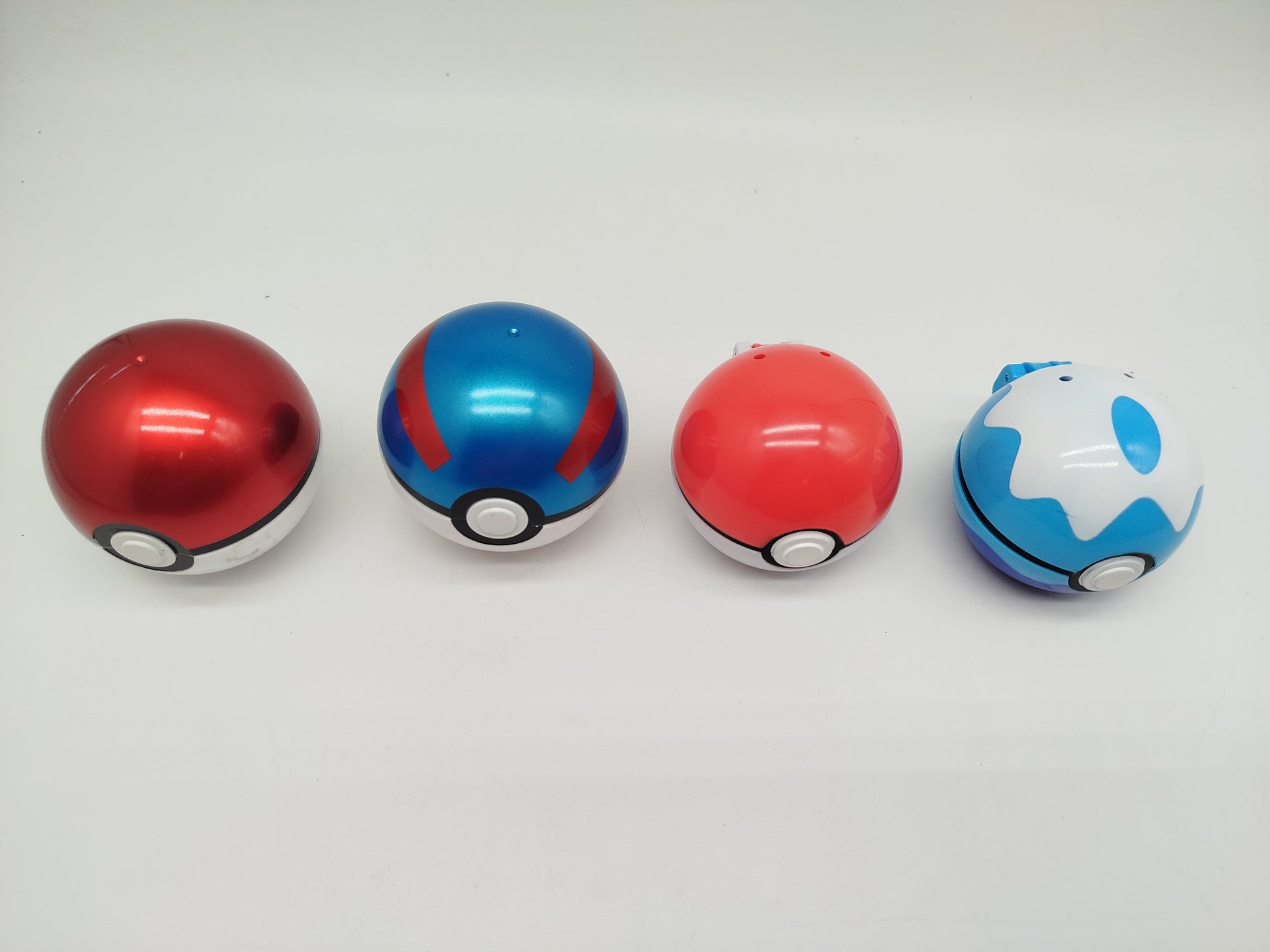 Pokémon Figuren, Bälle und Gürtel – Set von 9 Teilen 
