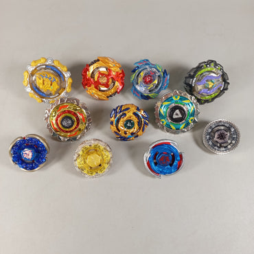 Beyblade Bundle Set von 16 Kreisel & Starter