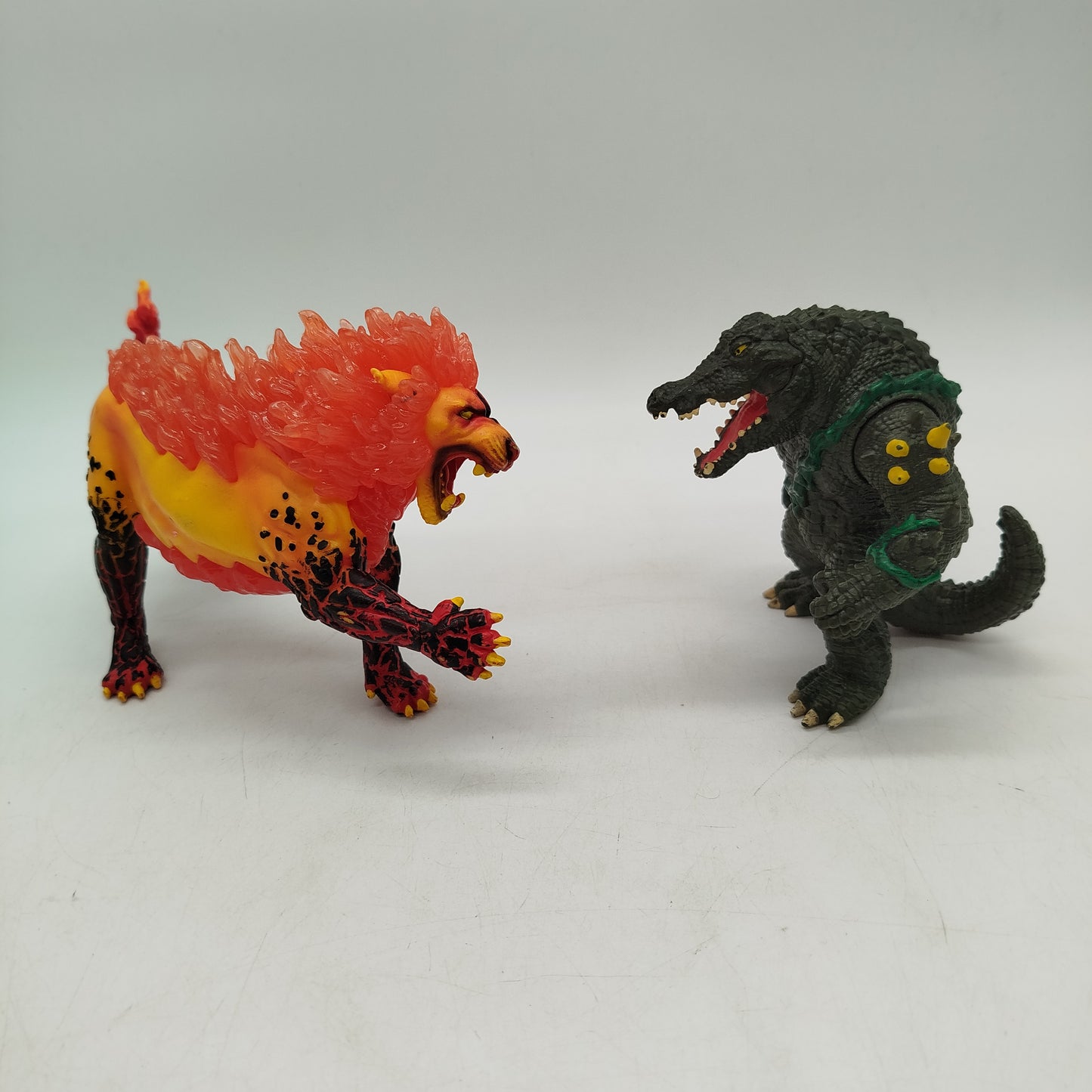 Schleich Bundle 2x Feuerlöwe & Godzilla Figuren ab 6 7 8 Jahre | ✅ geprüft 