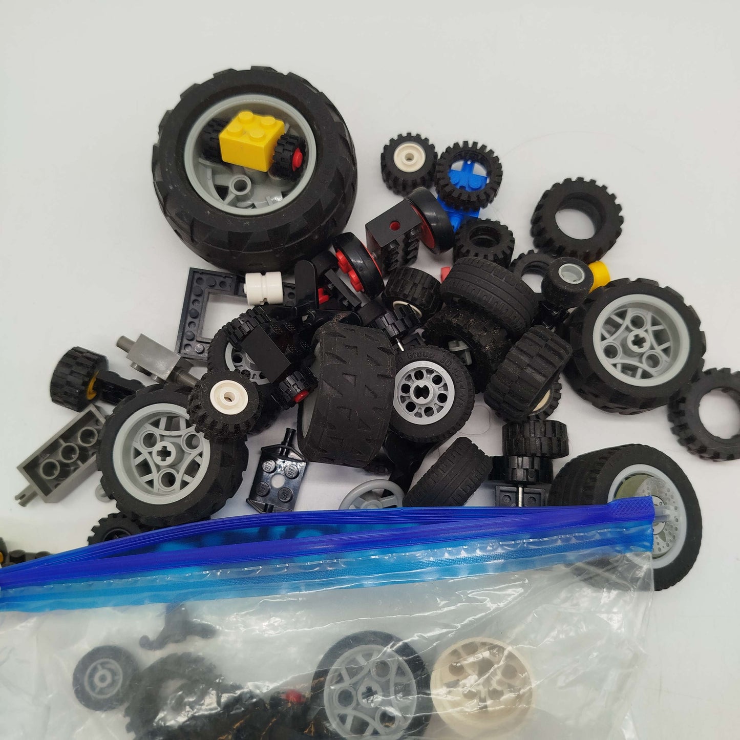 LEGO Bundle Technic Reifen & Achsen Bauteile Neuwertig