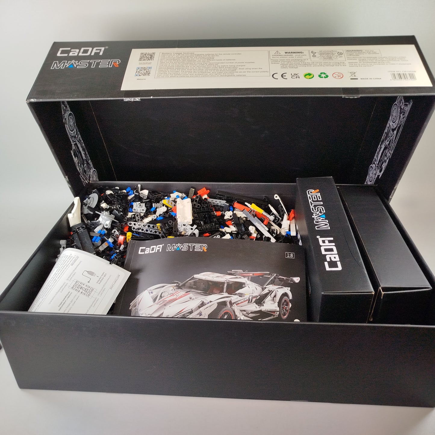 CaDA Master Series V12 Hypercar C61053W – 1:8 RC Bausteine Set, OVP