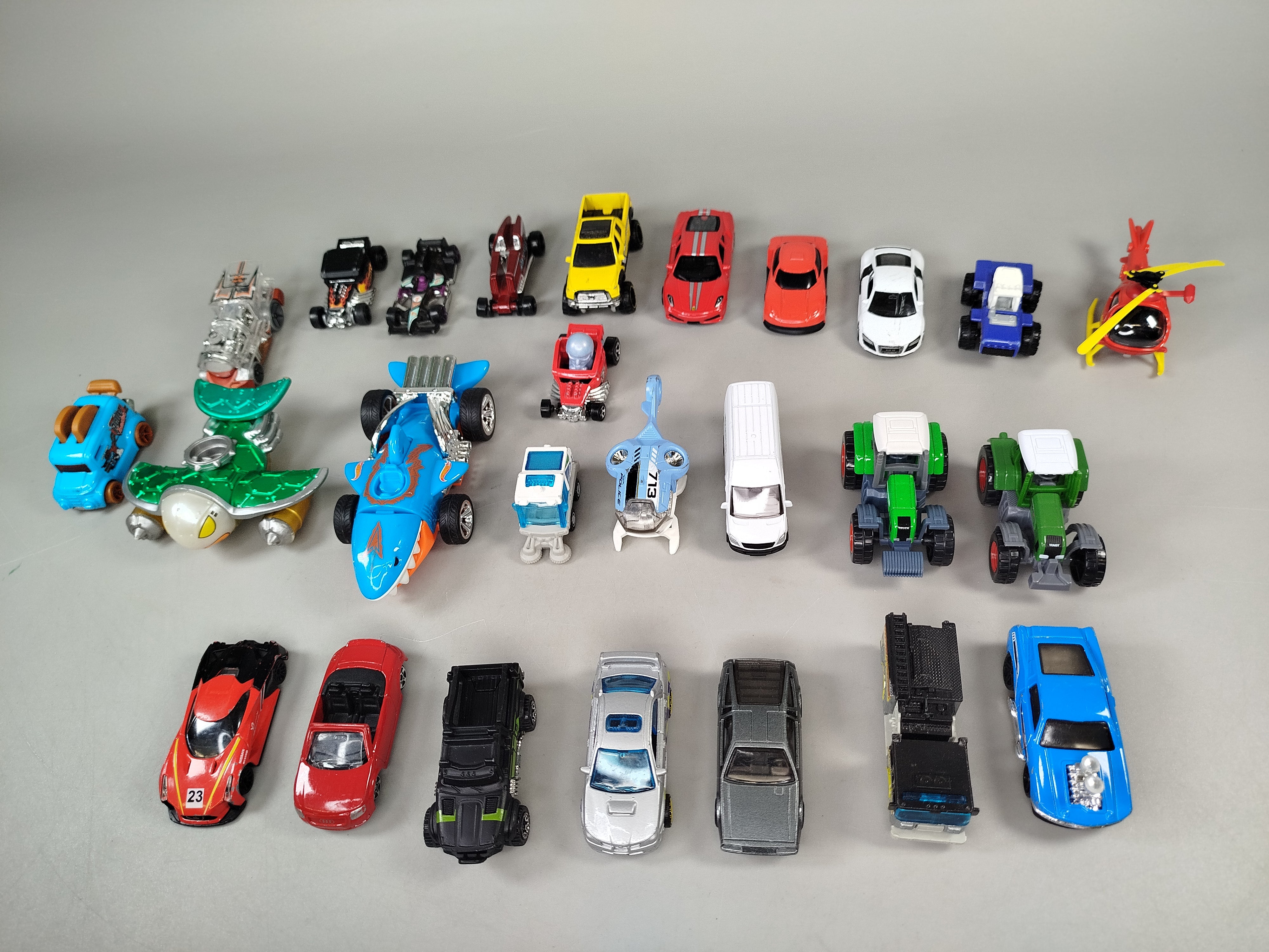 Hot Wheels, Matchbox & Siku – insgesamt 24 – Autos, Traktoren & Hubschrauber