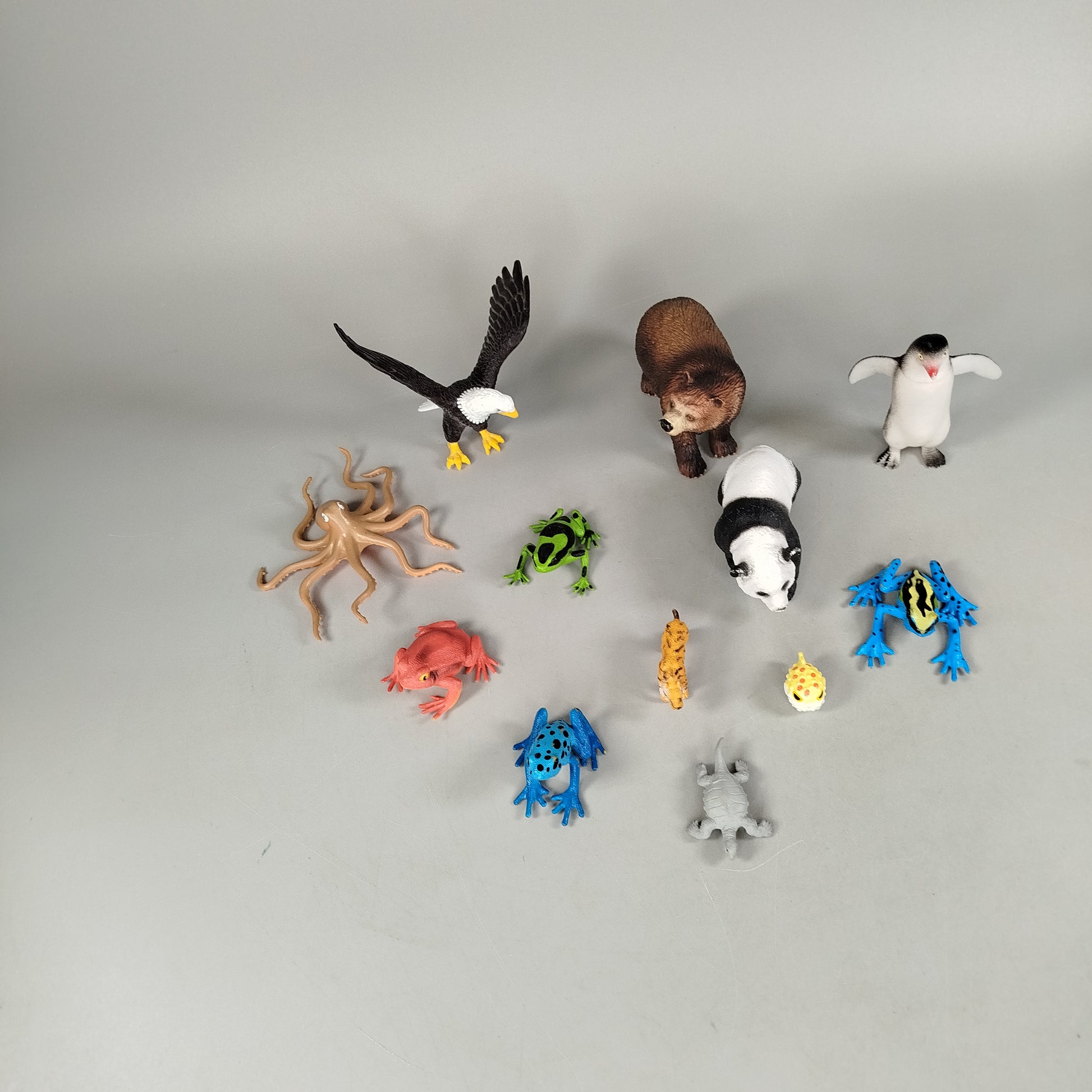 Tierfiguren Set von 12 – Wildtiere & Meeresbewohner, sehr gut