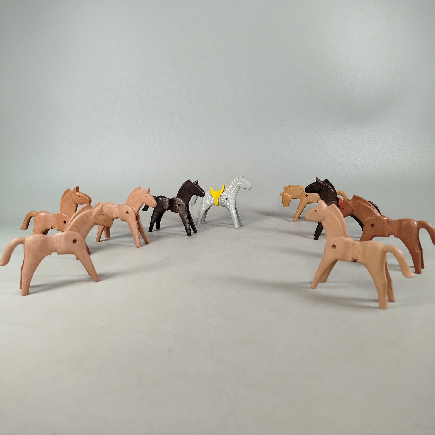 Bundle Playmobil Set von 9 Pferdefiguren, gebraucht, ab 3 Jahre 