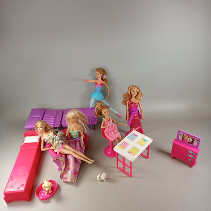 Barbie Puppenhaus mit 5 Puppen & Möbeln