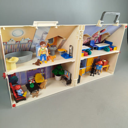 Playmobil Puppenhaus – Modernes Mitnahmehaus mit Figuren & Zubehör Set