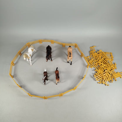 Pferde Figuren-Set – 5 Tiere mit Zaun & Umzäunung, vollständig