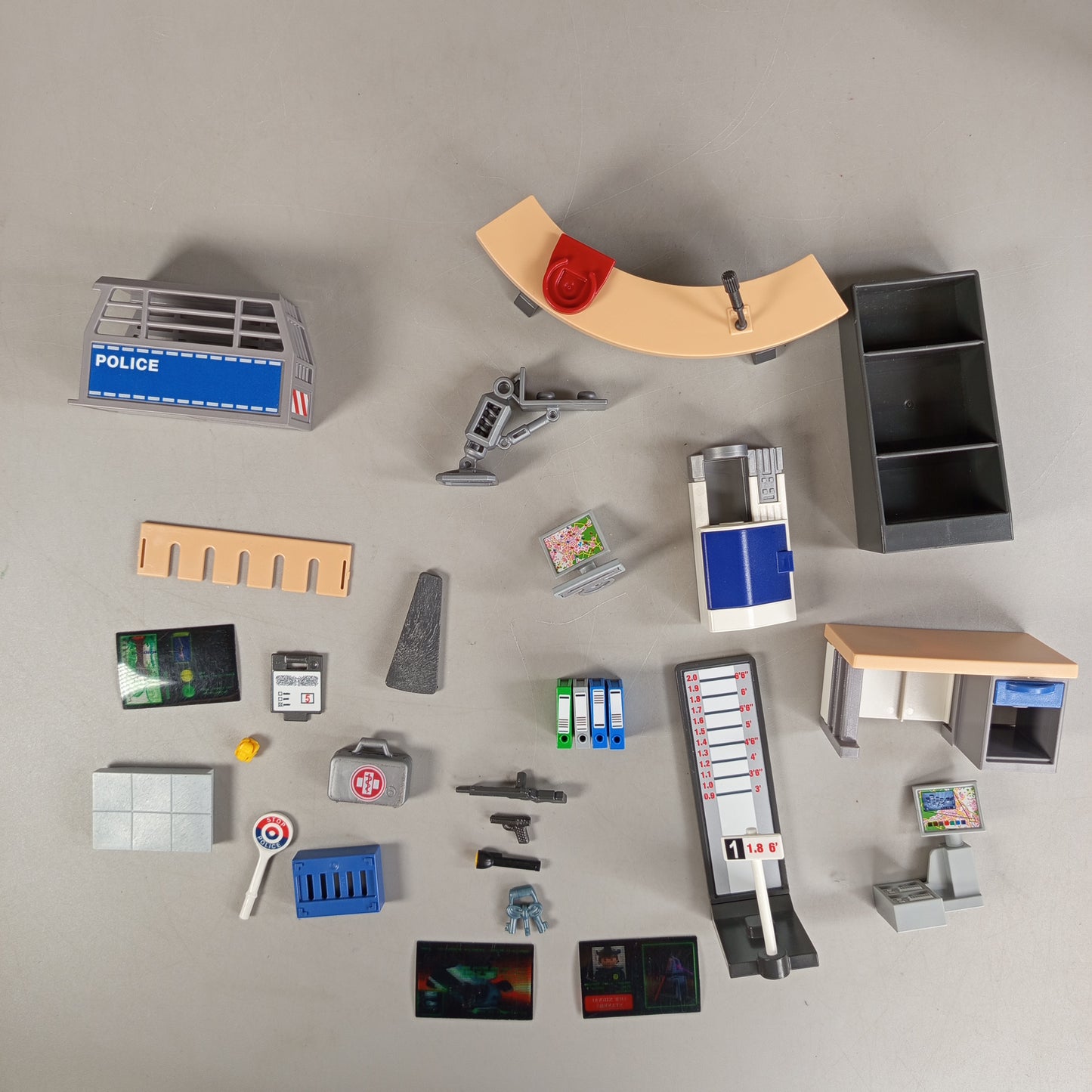 Playmobil Polizeistation mit Alarmanlage – Set von 15 Figuren & Zubehör
