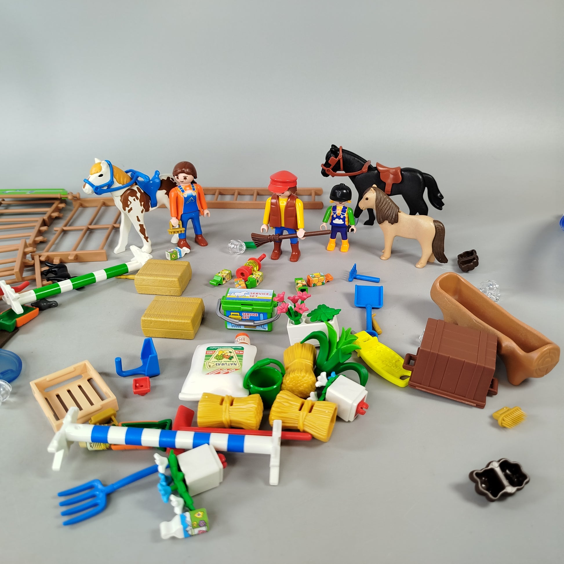 Playmobil Pferdehof 4190 – mit Figuren, Tieren & Zubehör, OVP