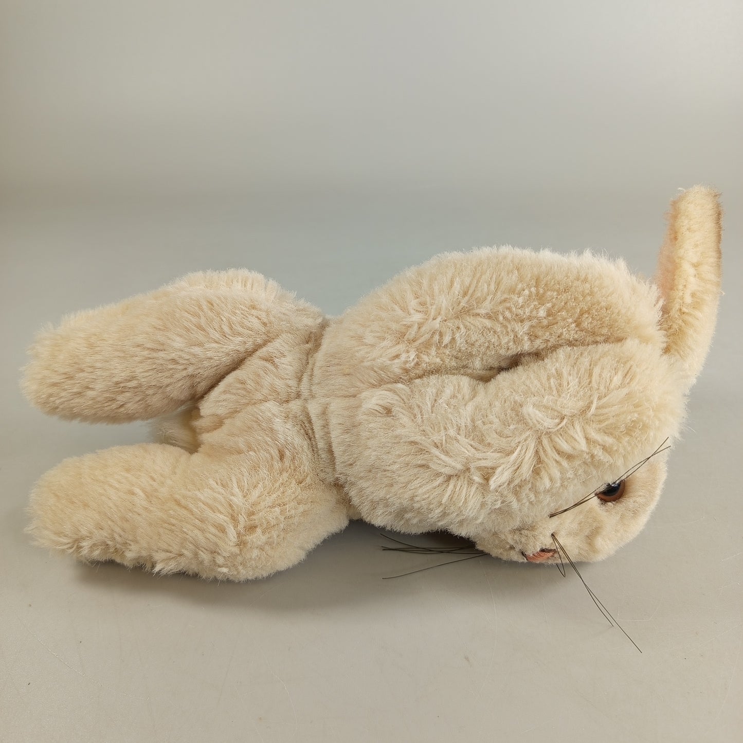 Steiff Plüschhase – Kuscheltier mit Knopf im Ohr