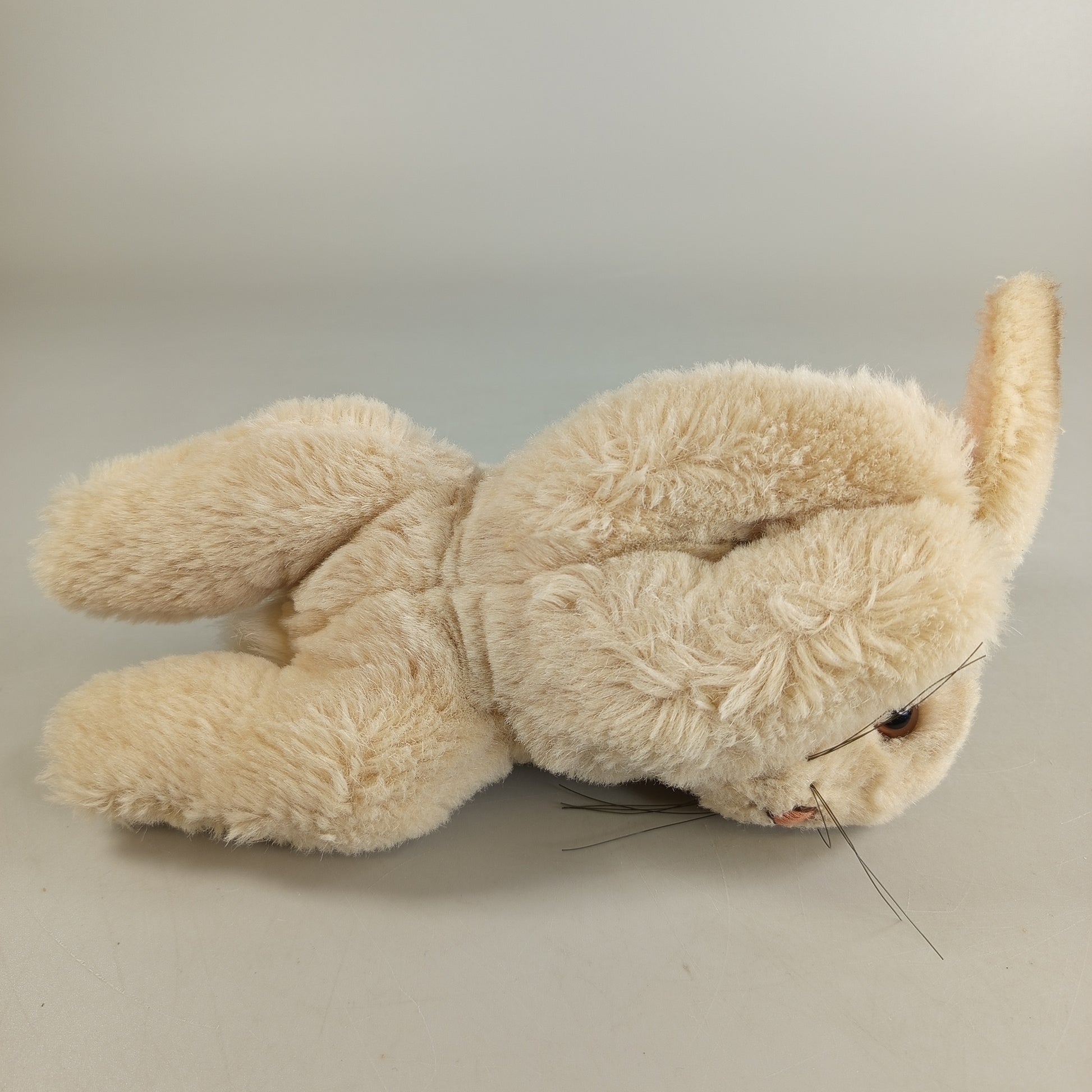 Steiff Plüschhase – Kuscheltier mit Knopf im Ohr