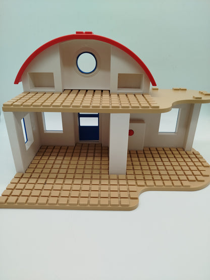 Playmobil weihnachtliches Wohnhaus mit Figuren und Zubehör