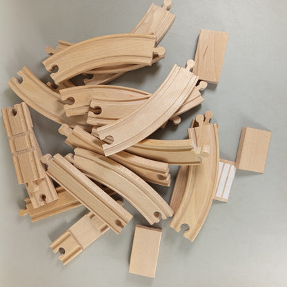 Bundle Holzeisenbahn Zug & Schienen