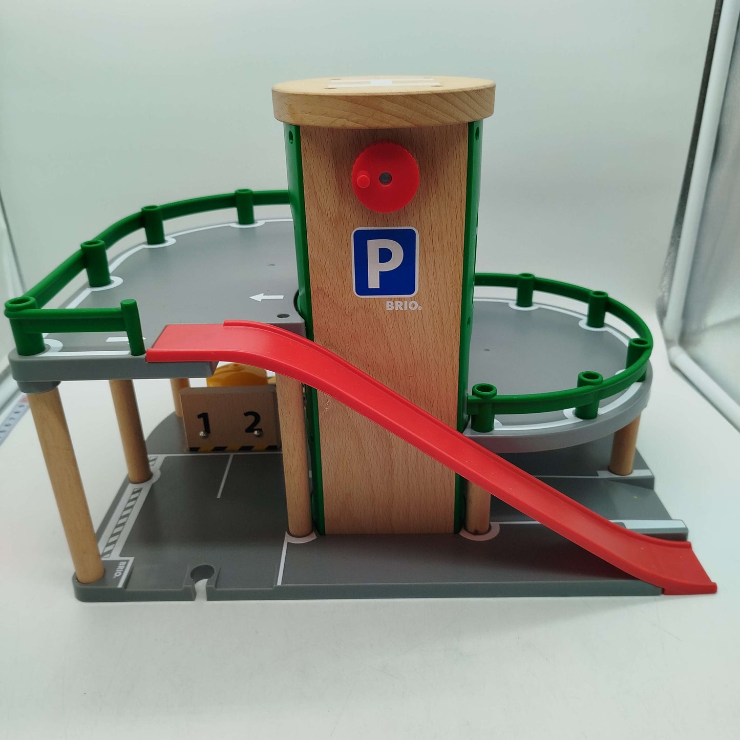 Brio Parkhaus mit Helikopterplattform