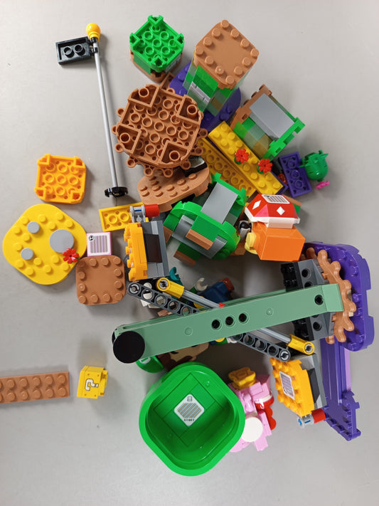 LEGO Bundle Super Mario Luigi 71387