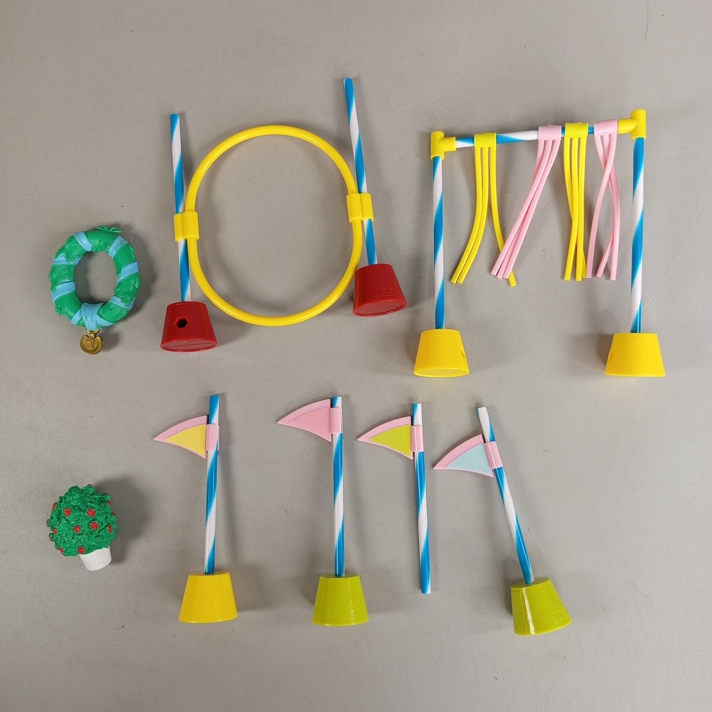 Kiddinx Figuren-Set – Pferdespringen mit Hindernissen, 6-teilig