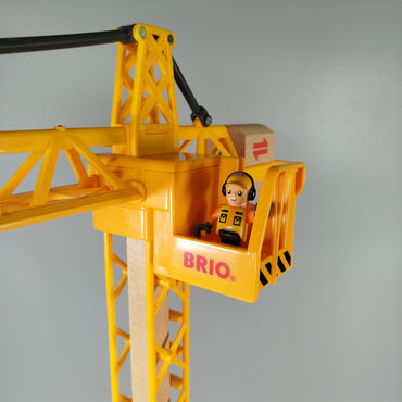 BRIO Holzspielzeug-Kran Set mit 2 Containern, Bauarbeiterfigur