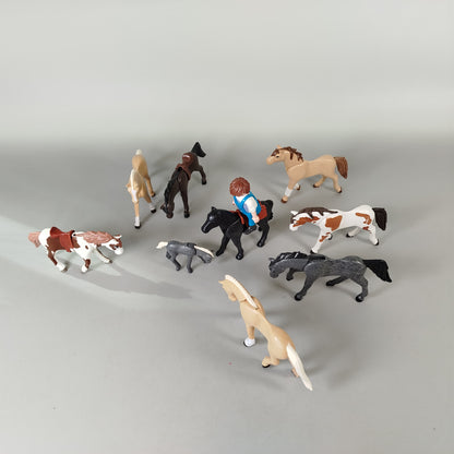 Playmobil Pferde Set – 9 Pferde & 1 Spielfigur, Reiterhof Zubehör