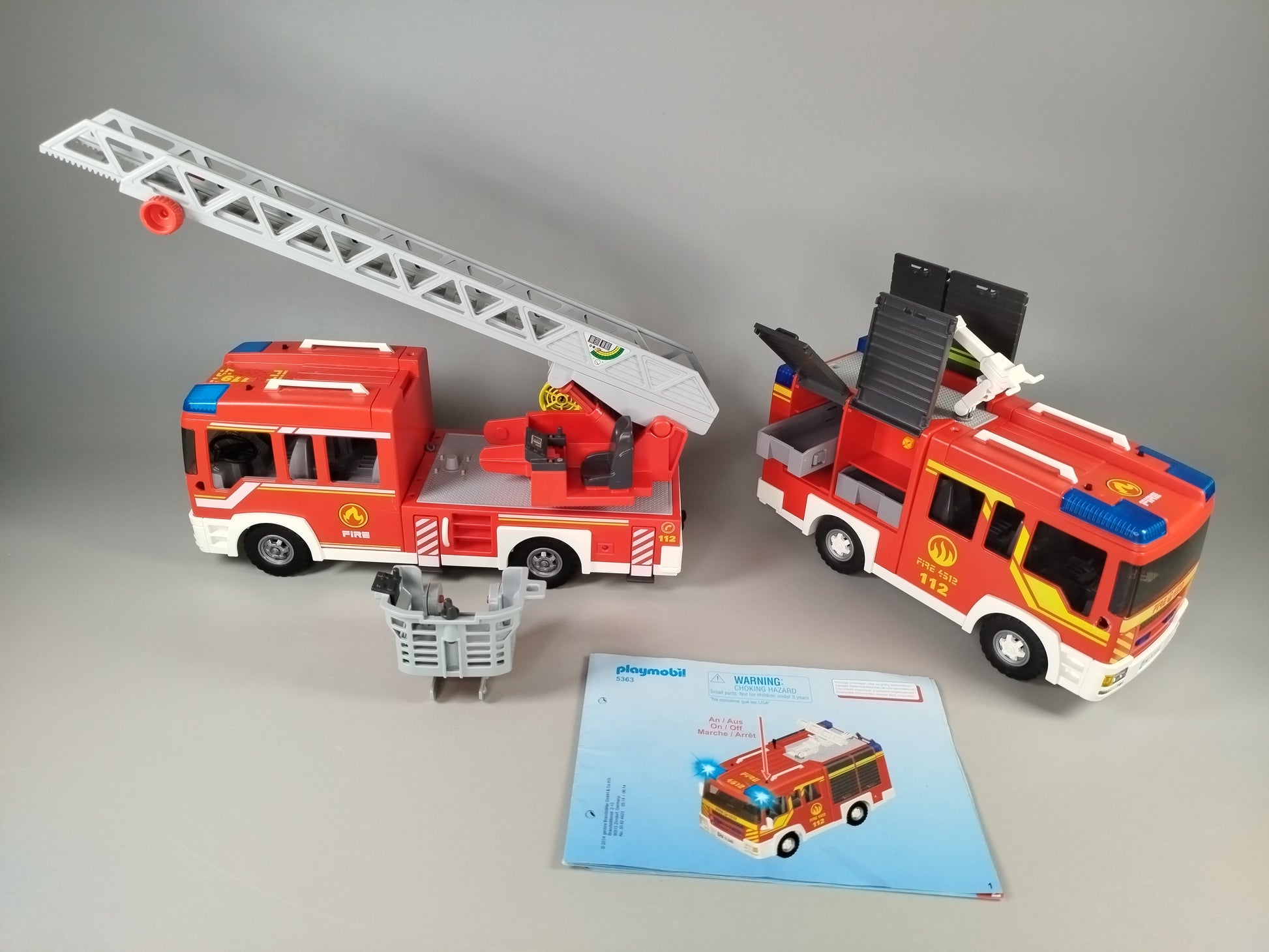 Feuerwehrset mit Station, 3 Fahrzeugen und Zubehör