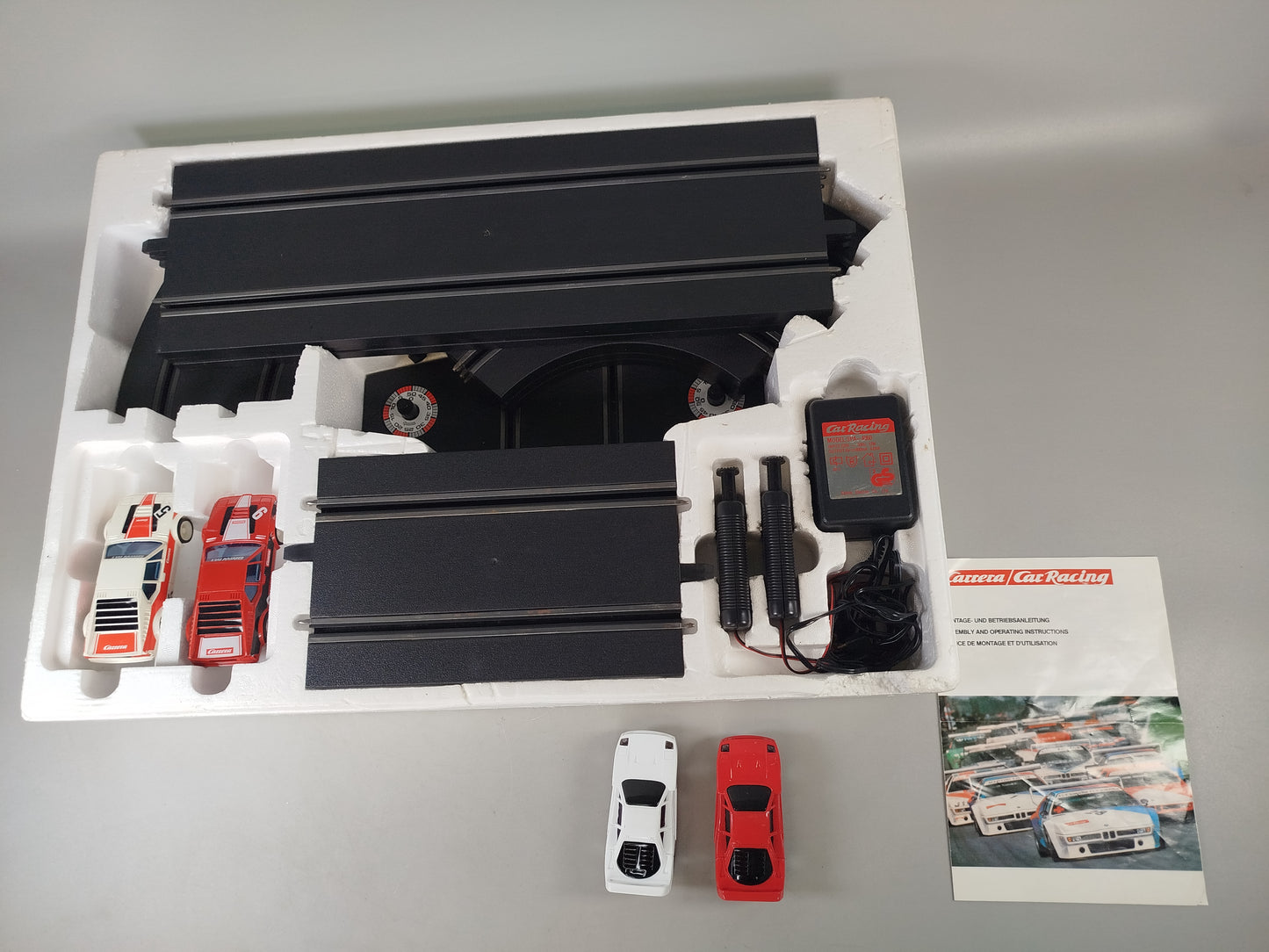 Carrera Autorennbahn M Trophy 40100 – Set mit 2 BMW M1 Slotcars, OVP