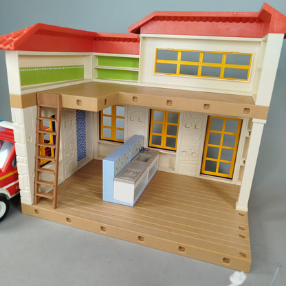Playmobil Bundle Feuerwehr Gebäude, SUV & Quad