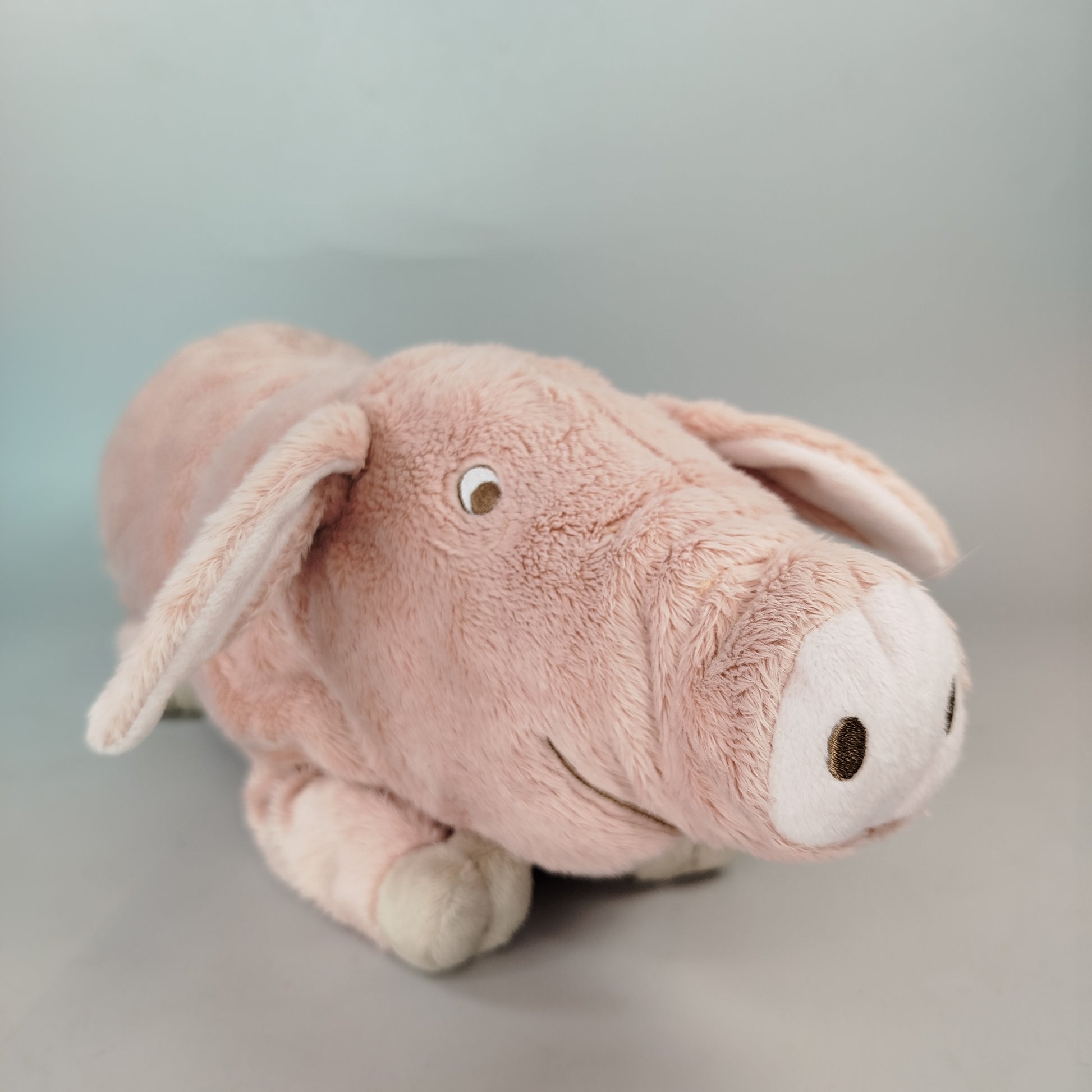  Stofftier - Plüschschwein