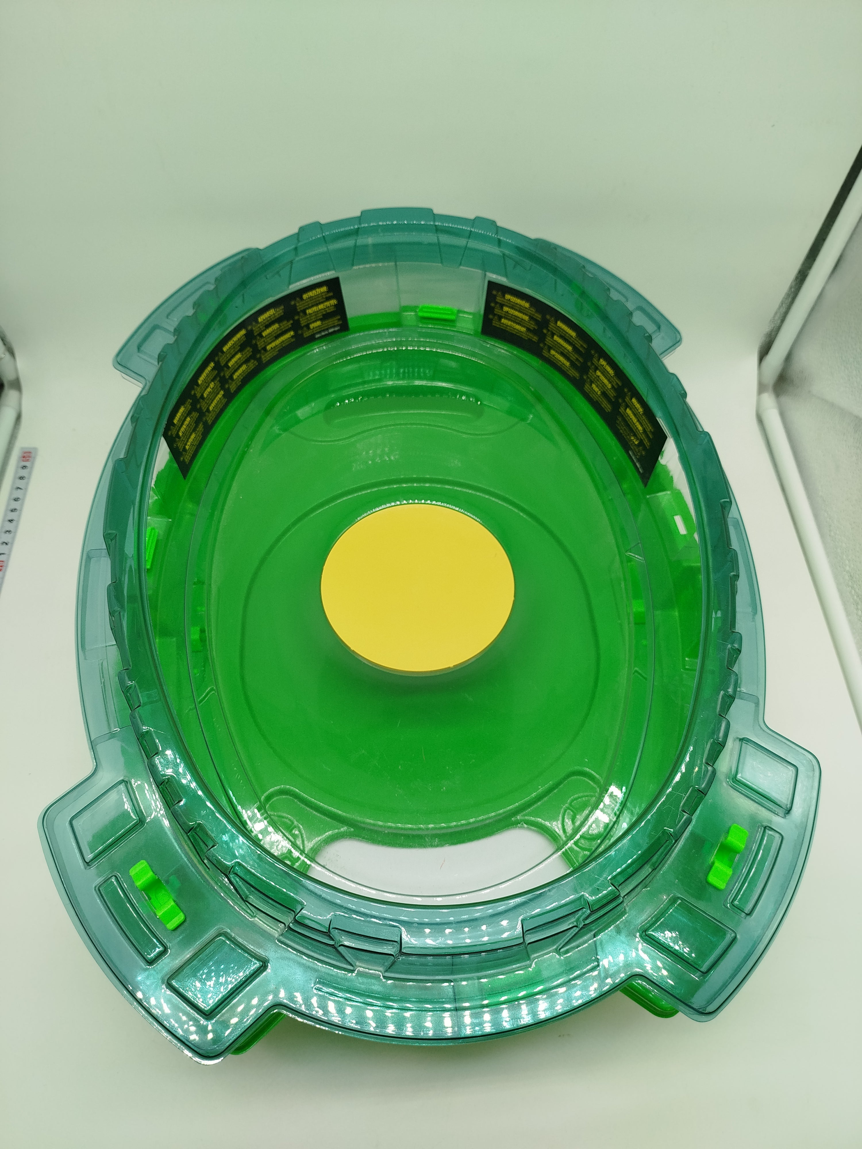 Hasbro Beyblade Battle Arena & Beyblade Zubehör, gut erhalten