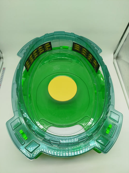 Hasbro Beyblade Battle Arena & Beyblade Zubehör, gut erhalten