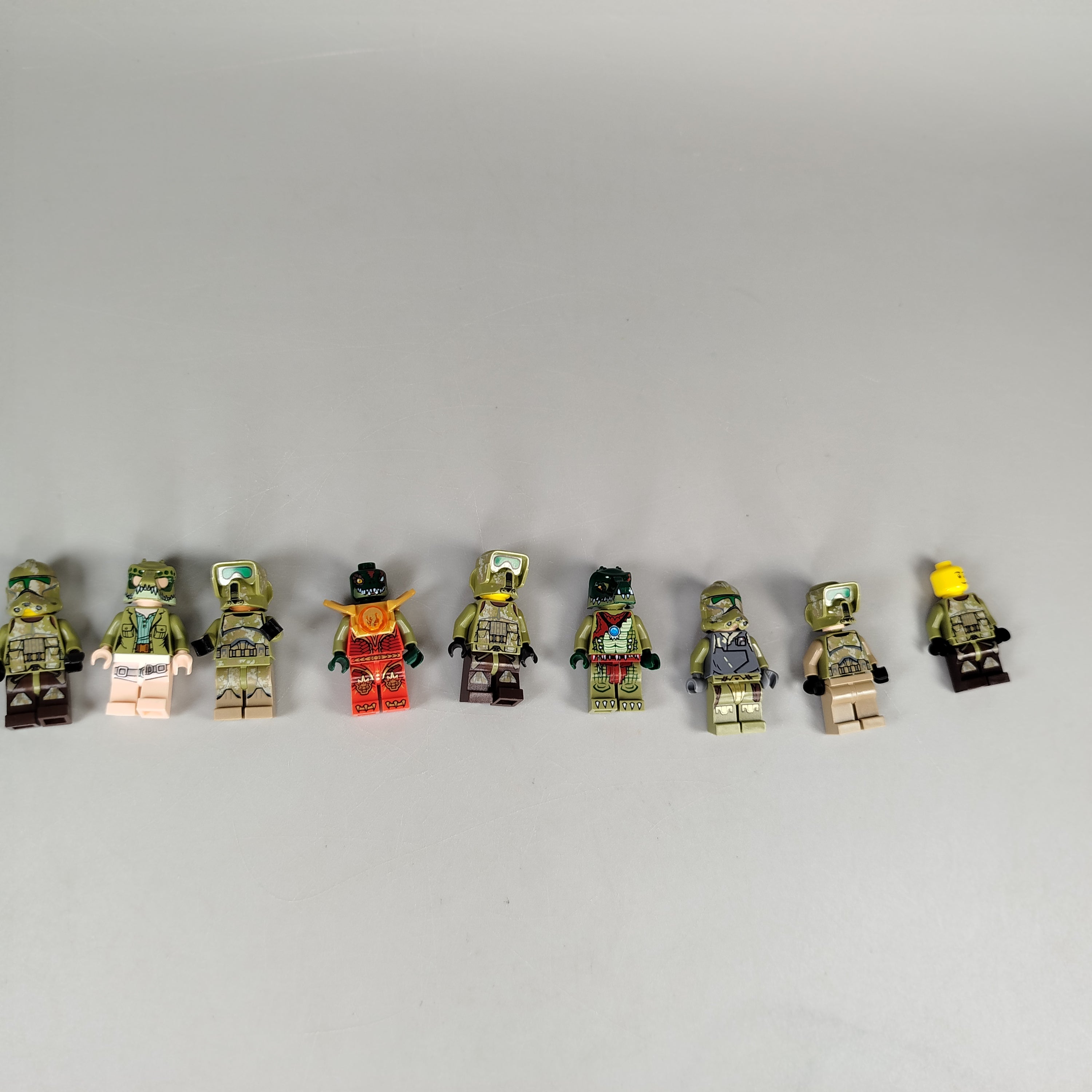 LEGO Legends of Chima Minifiguren Set von 9, neuwertig