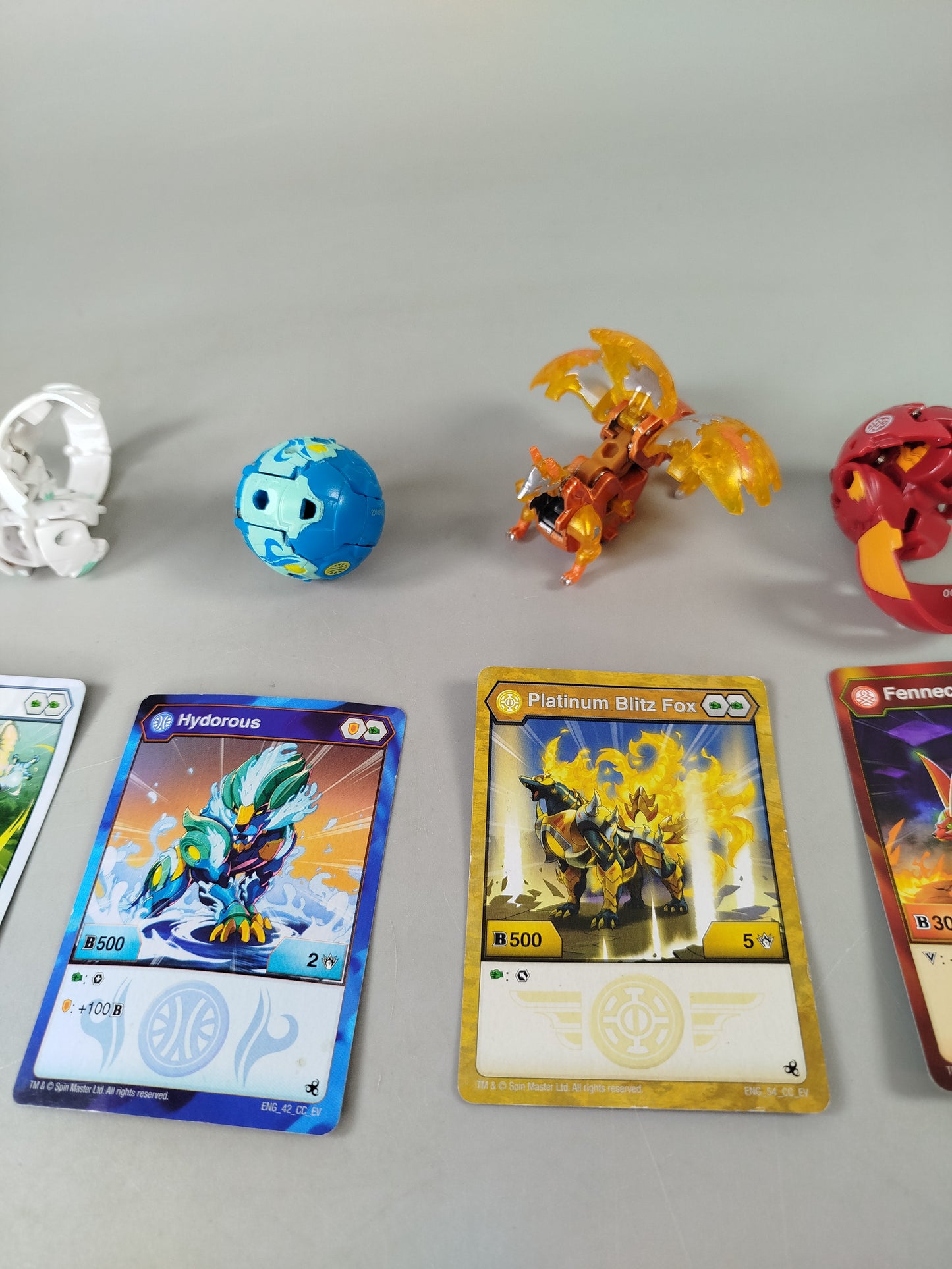 Bakugan Set von 6 Figuren & Karten – Dragonoid, Nillious, Hydorous